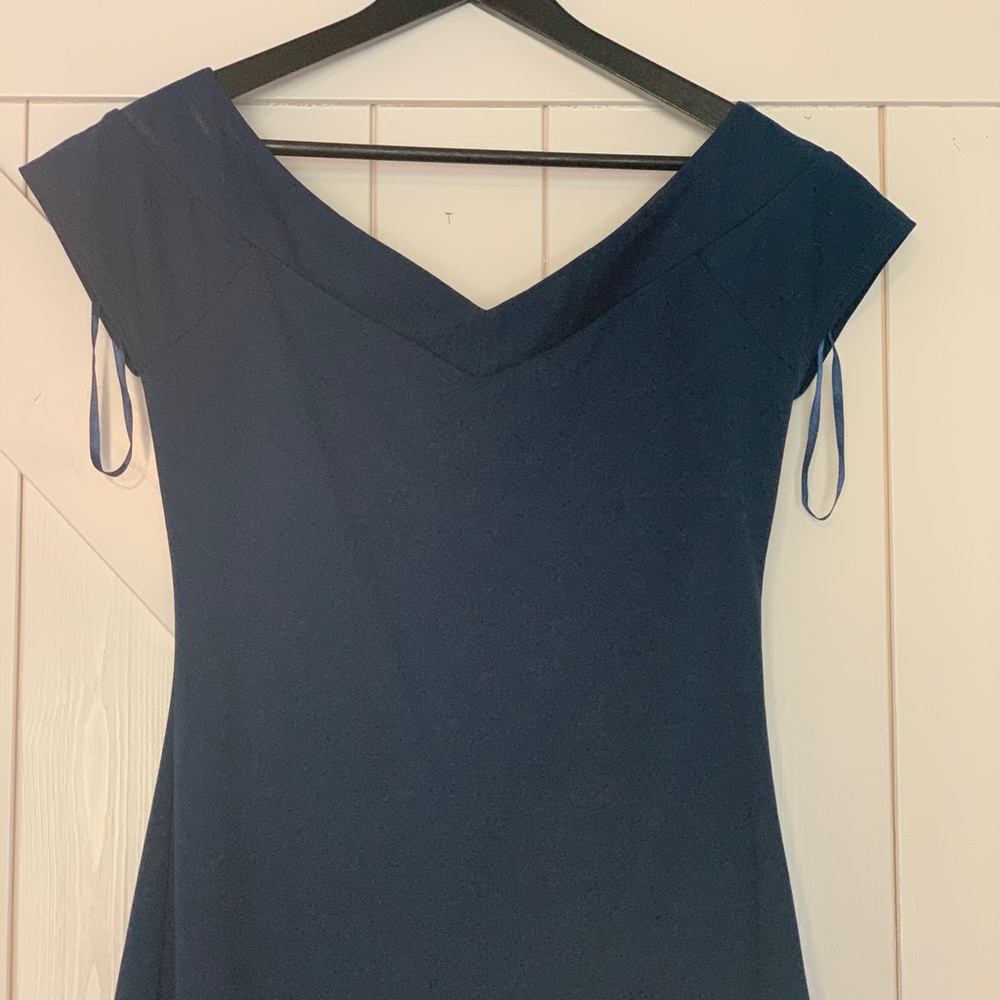 L Unique Vintage slightly off the shoulder top